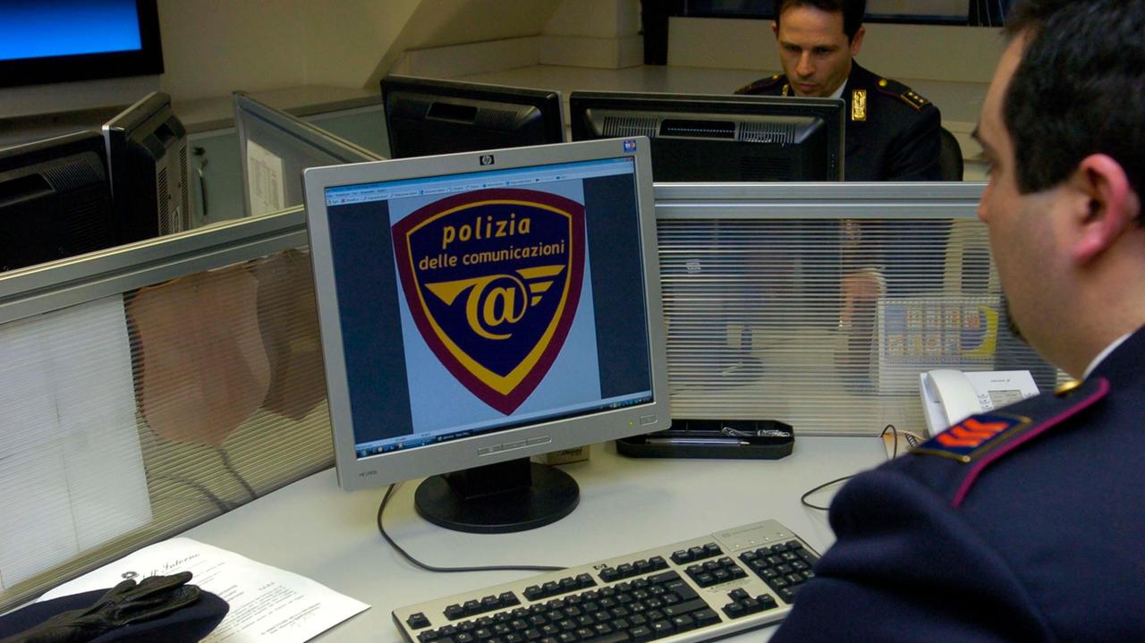 Poliziotti specializzati nelle indagini sulla pedopornografia
