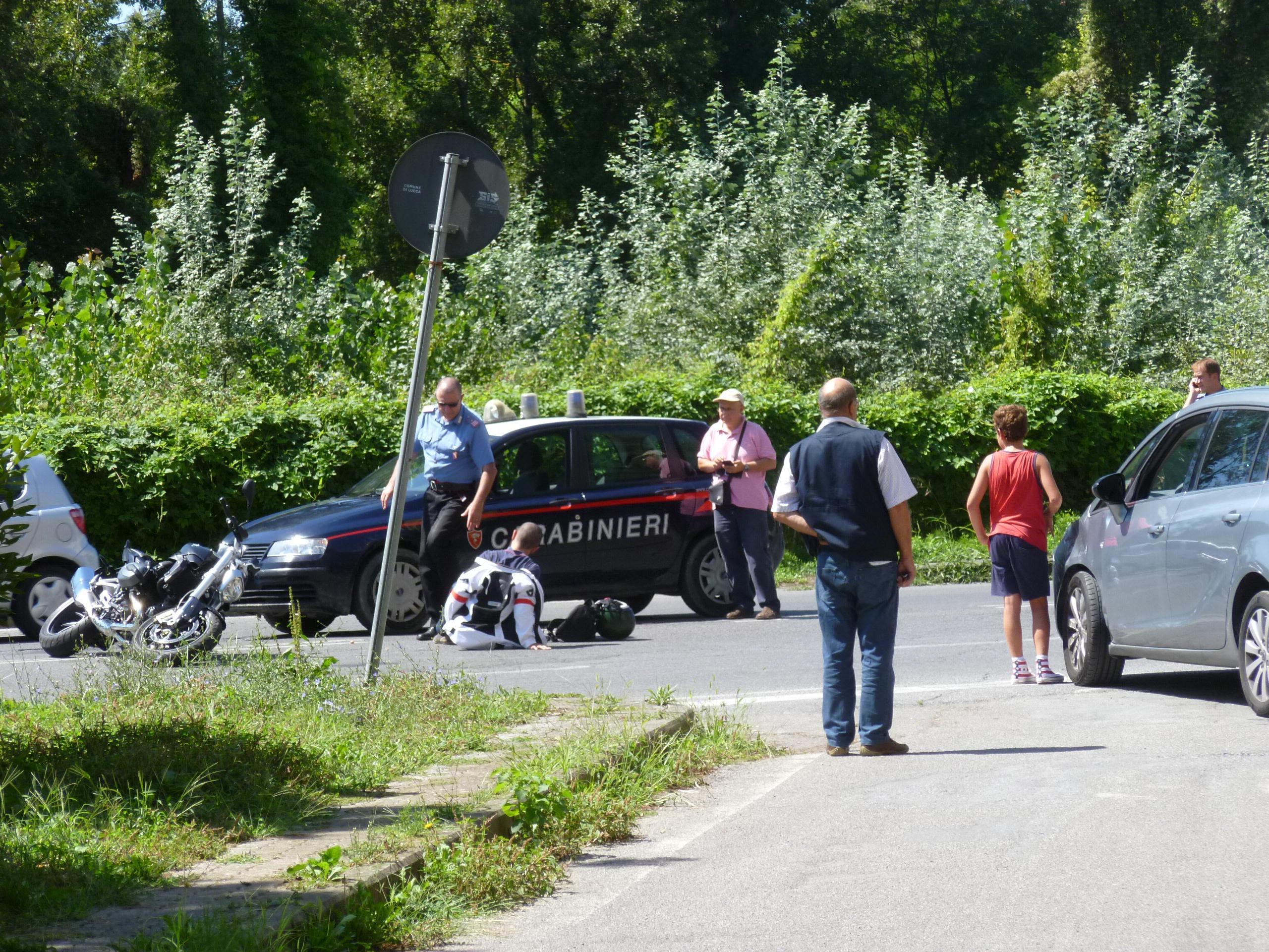 I mezzi coinvolti nello scontro su via Einaudi