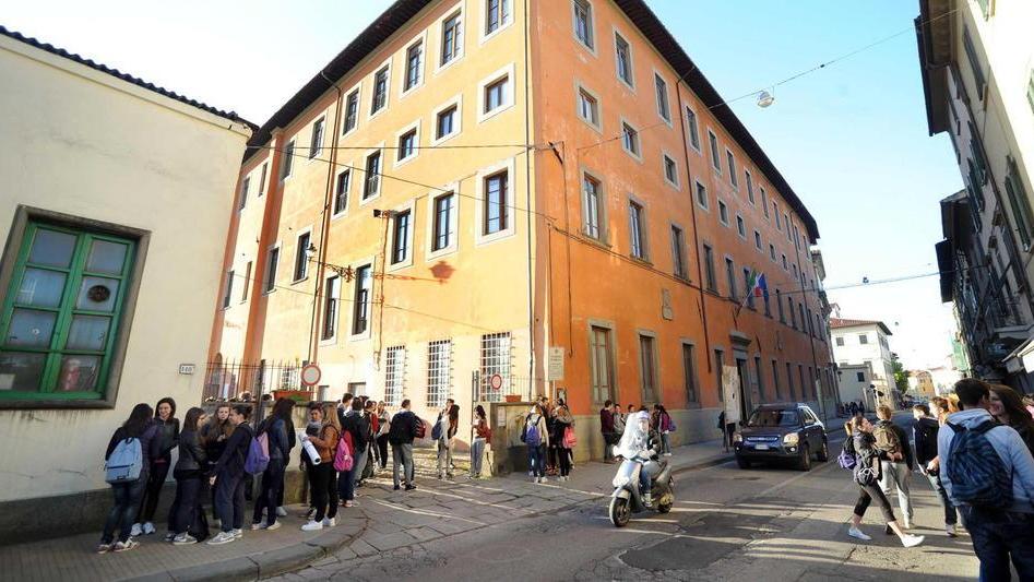La sede del Liceo Classico-Pedagogico Forteguerri- Vannucci sul corso Gramsci