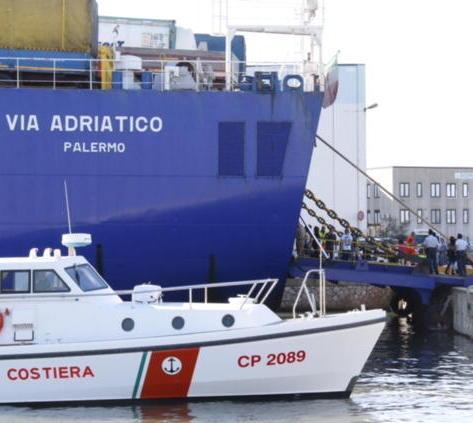 Sbarcati in città i profughi ripescati dal canale di Sicilia 