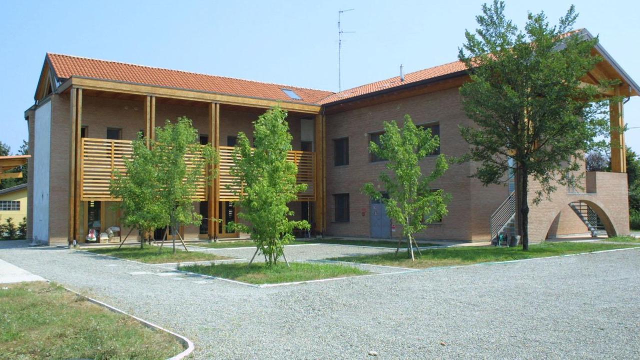 Profughi, anche la Cisl all'attacco della Dimora d'Abramo