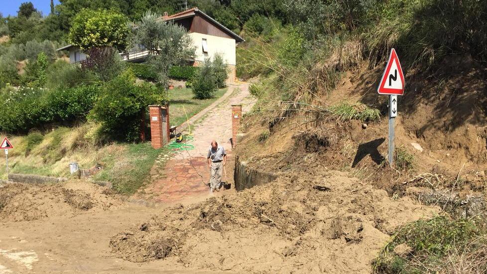 Fiume di fango su San Dalmazio