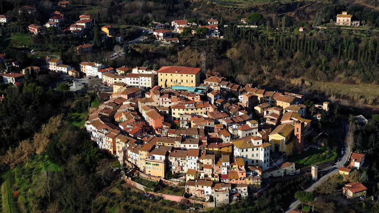 Santa Maria a Monte vista dall'alto