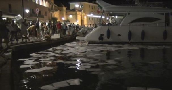 L'intervento in darsena a Portoferraio