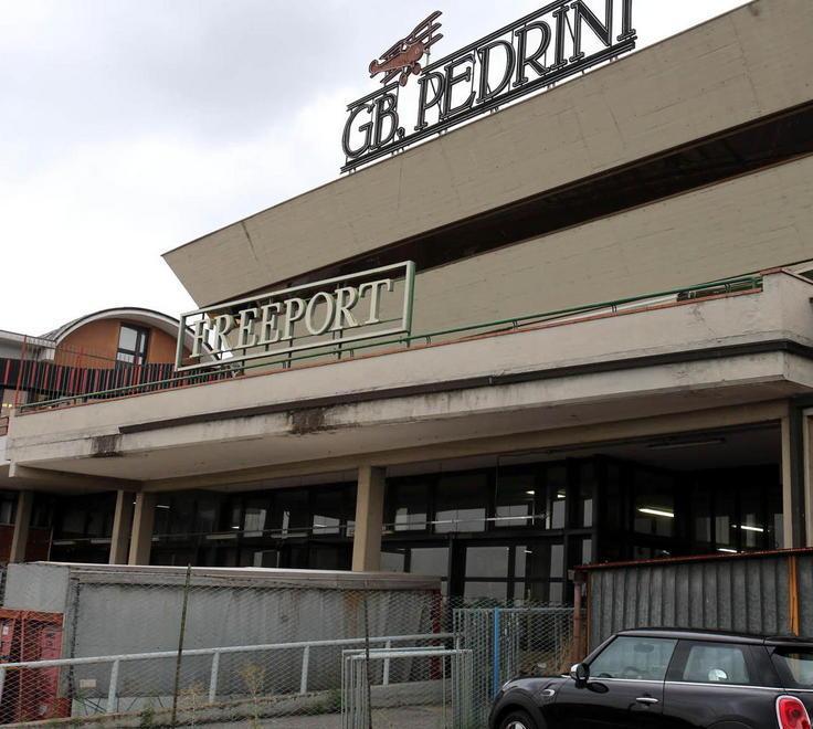 Il negozio Freeport in via Roma a Pieve a Nievole (Foto Nucci)