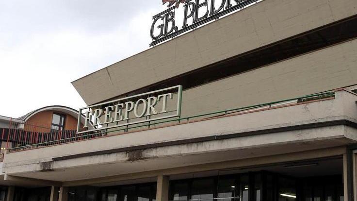 Il negozio Freeport in via Roma a Pieve a Nievole (Foto Nucci)