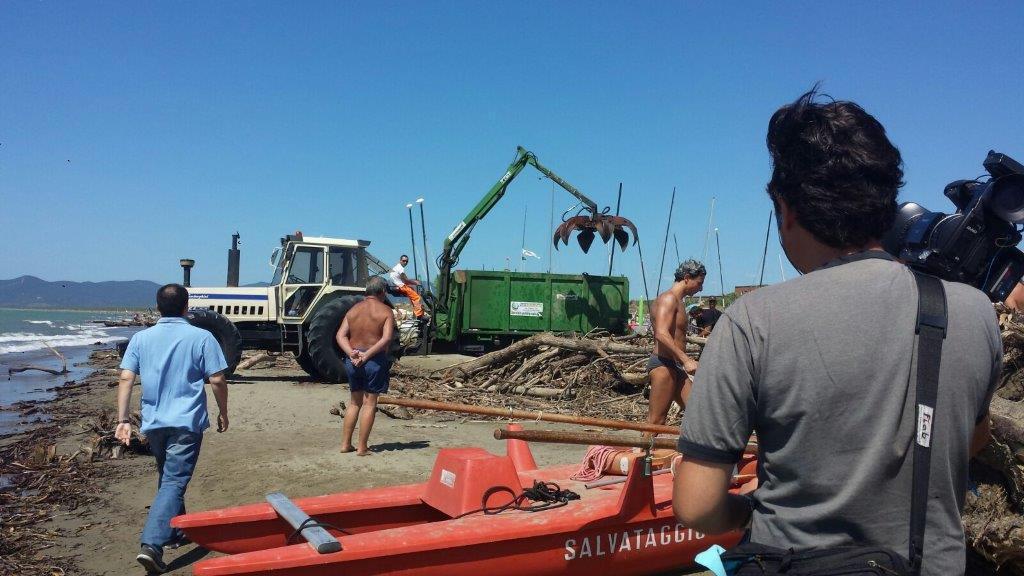 Pulizia in corso alla spiaggia di Marina (Bf)