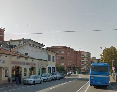 Sassuolo, sequestra la moglie al bar e la minaccia di morte 