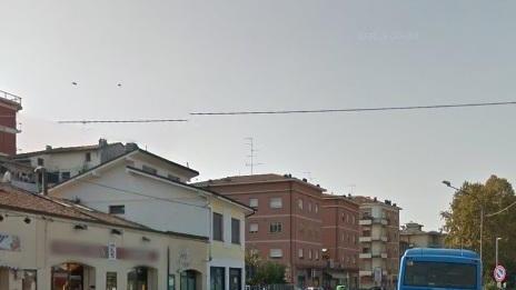 Sassuolo, sequestra la moglie al bar e la minaccia di morte