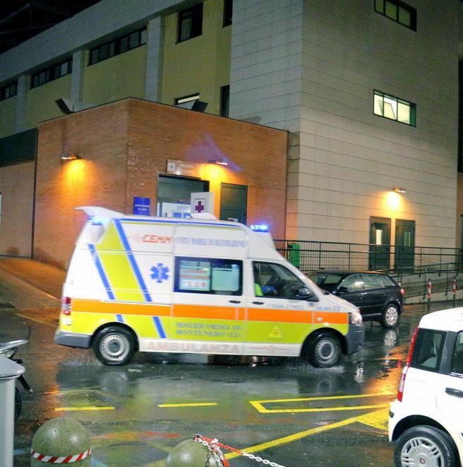 Grave una 17enne caduta dalla finestra 