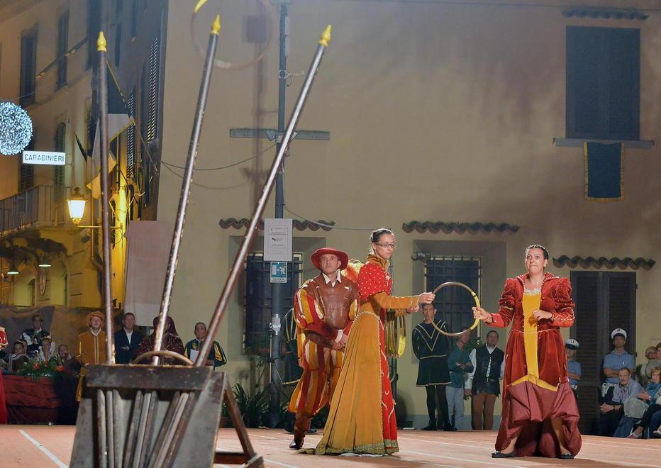 Due settimane con il Palio del Cerro feste e degustazioni 