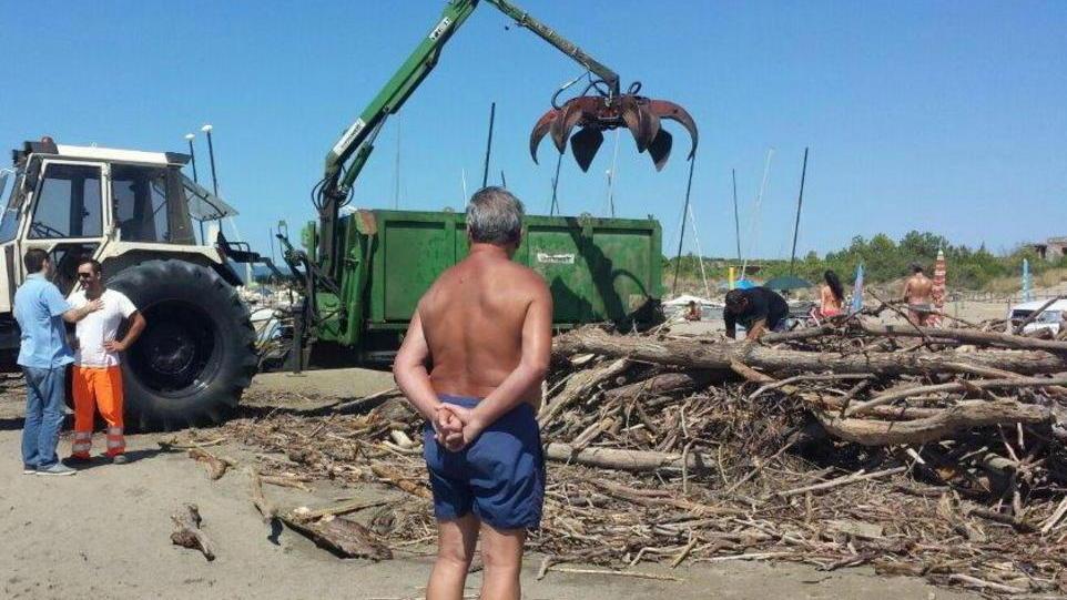 L’emergenza ora è al mare
