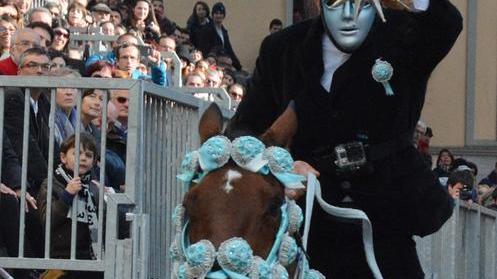 Sartiglia, alcol test sui cavalieri