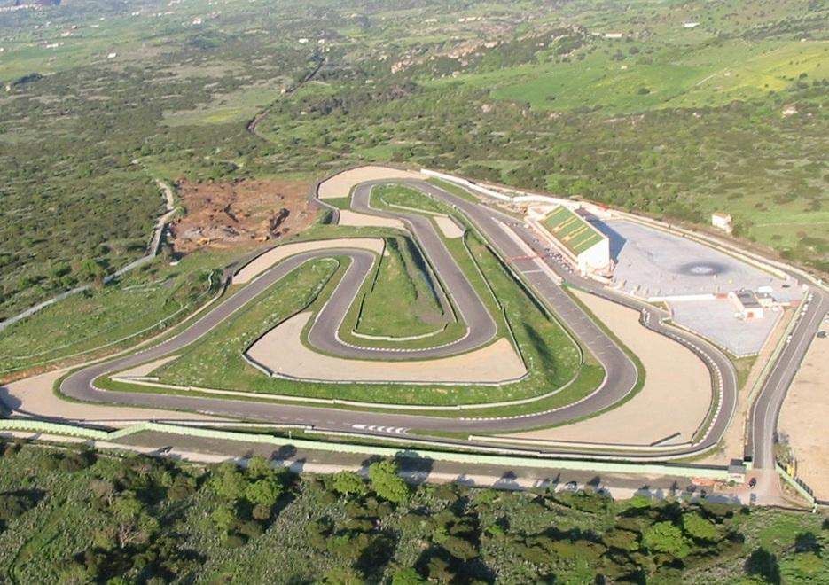 Affarone: vendesi autodromo poco usato 