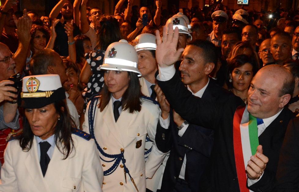 Candelieri, la discesa tra volgarità e insulti 