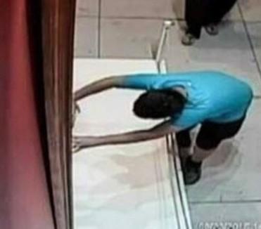 Mostra, tela rotta a Taipei: il curatore è il modenese Rossi 