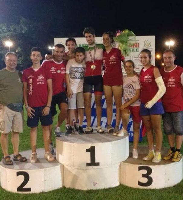 Andrea Innocenti della Milleluci Casalguidi con la maglia tricolore di campione d'Italia
