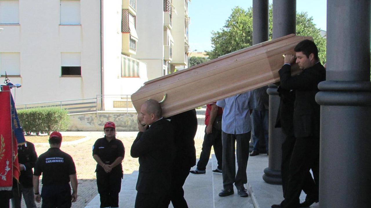 I funerali di Sandra Mariani a Follonica (foto Giorgio)