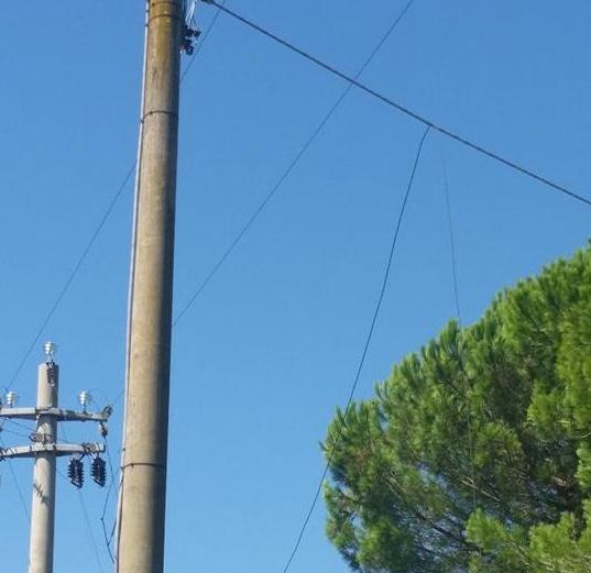 Linea elettrica ko Paese senz’acqua arriva l’autobotte
