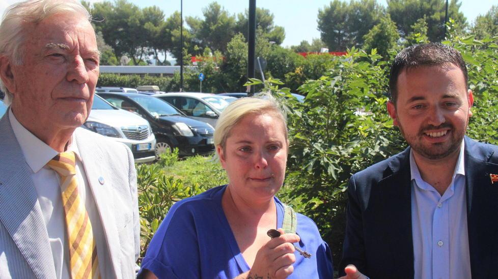 È senza un tetto, l’aiuta la Lega