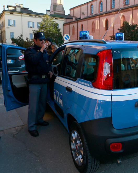 Scoperti tre borseggiatori al bar 