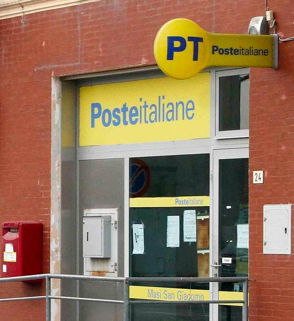 Poste, la via legale contro le chiusure 