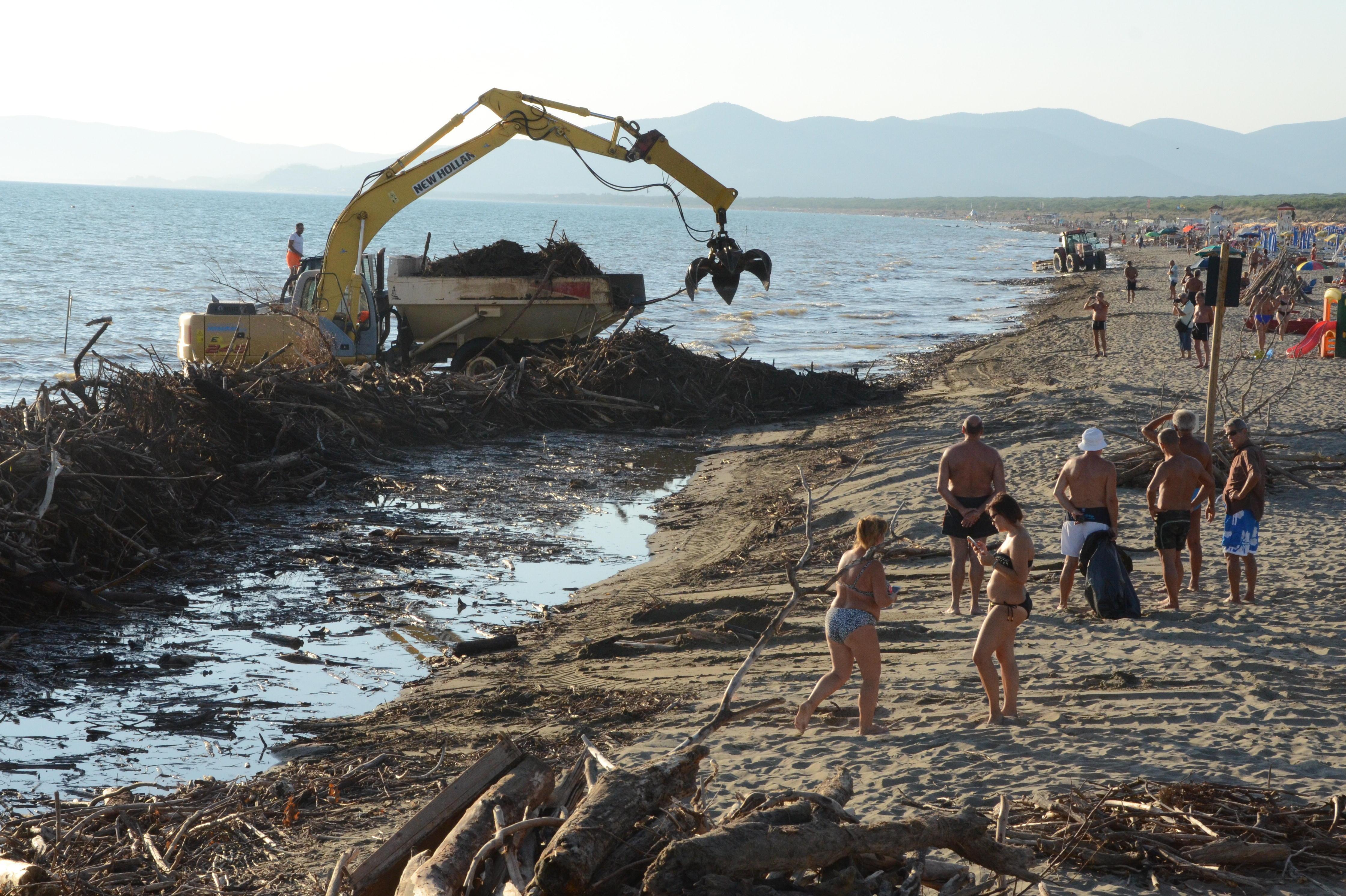 Ruspe al lavoro a Marina di Grosseto