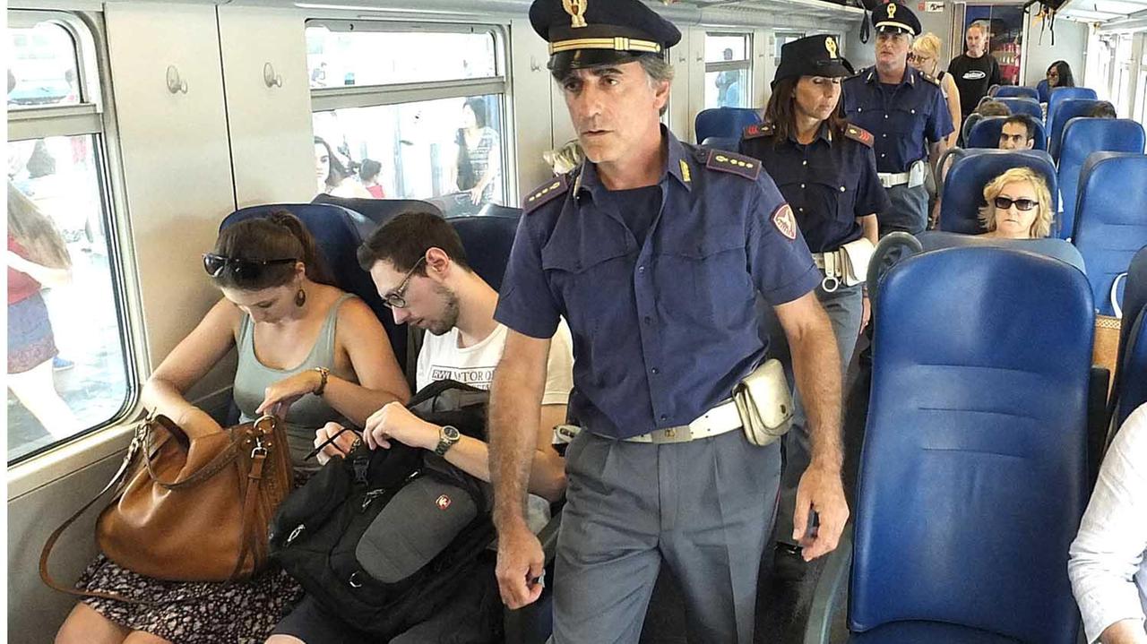 La polizia sul treno Pisa-Roma