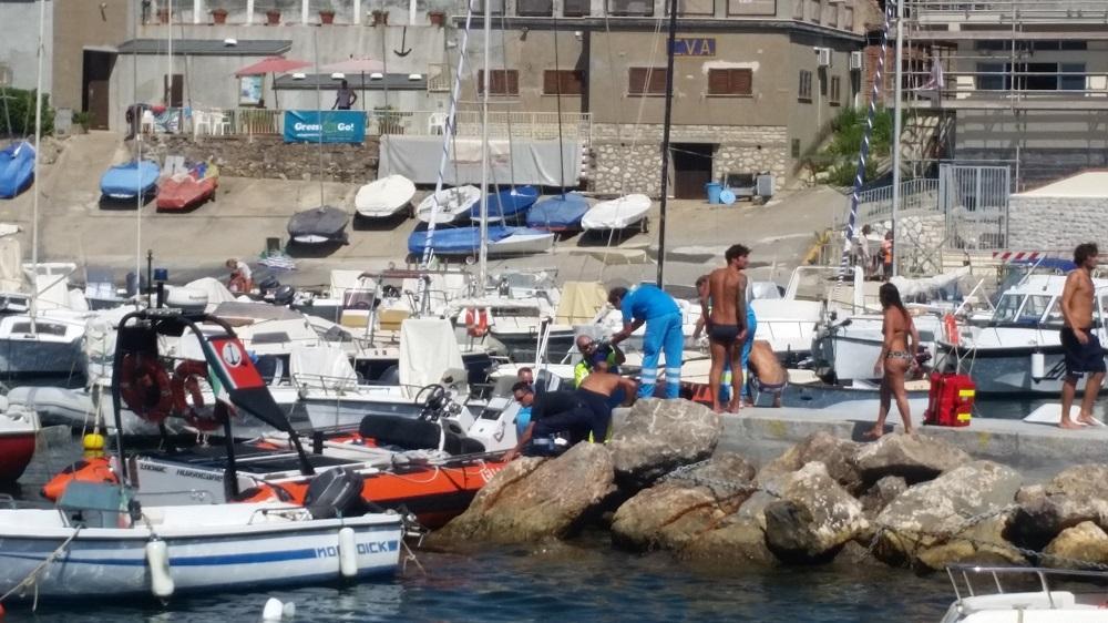 I soccorsi al moletto di Antignano