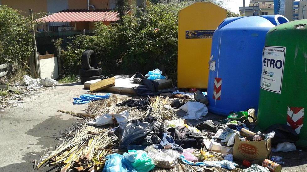 Discarica a cielo aperto al Varignano