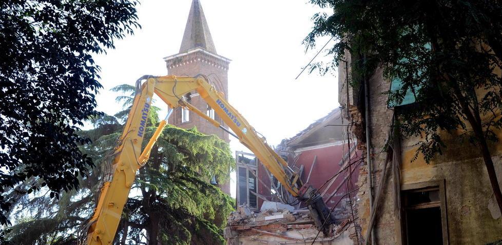 «Ex ospedale, demolizione culturale e identitaria» 