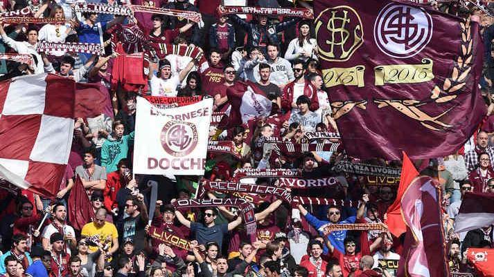 L’atto d’ amore di 3000 tifosi