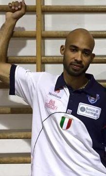 L’Armani Milano trova un centro, Venezia prende una guardia/ala