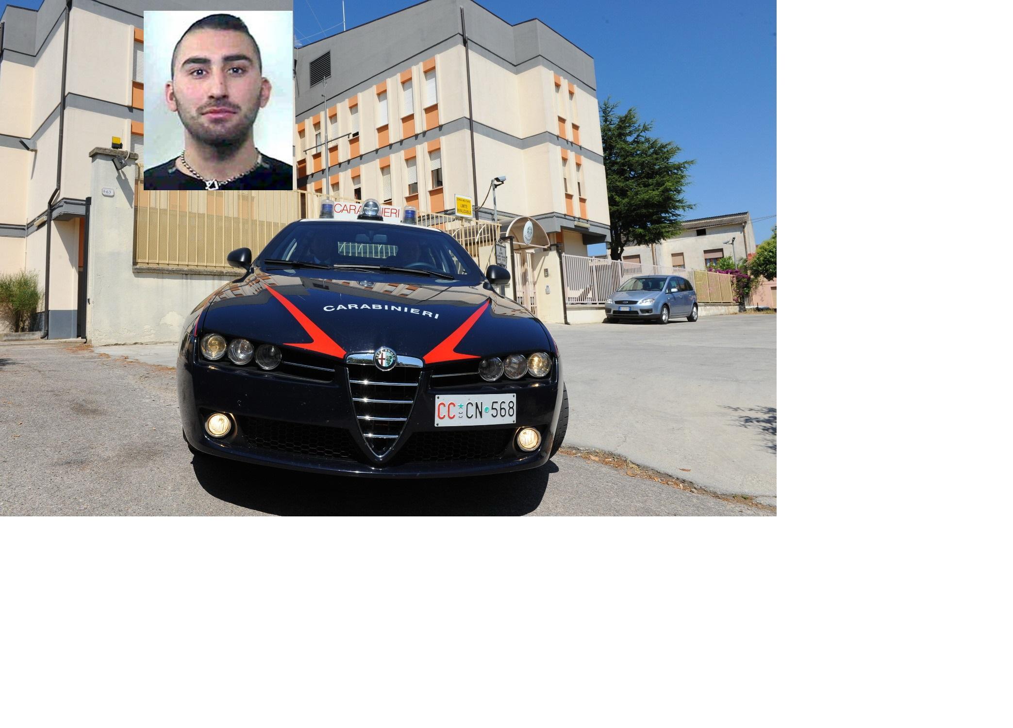 La caserma dei carabinieri di Villacidro e nel riquadro Ruben Deidda