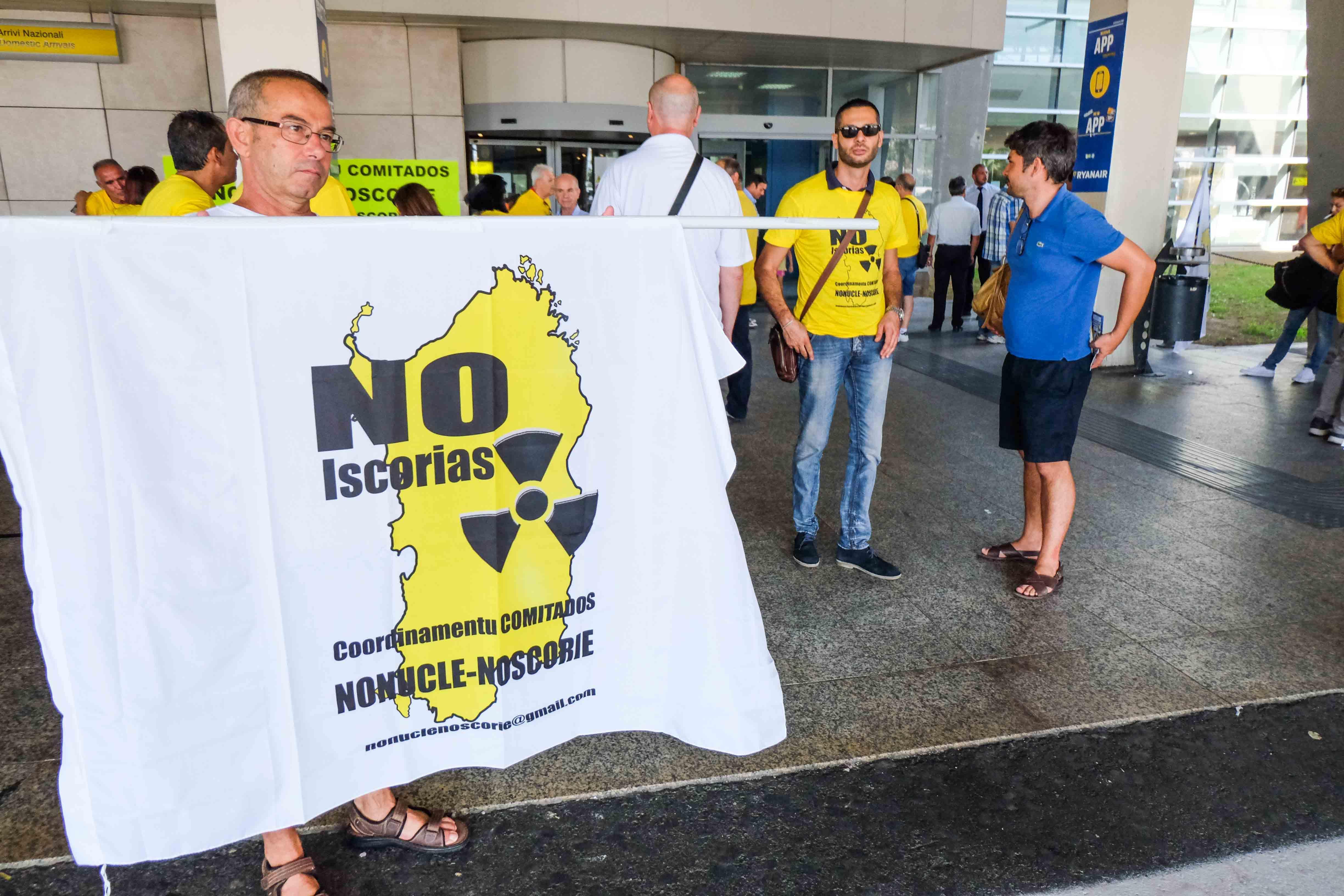 Una manifestazione di protesta contro il deposito delle scorie nucleari