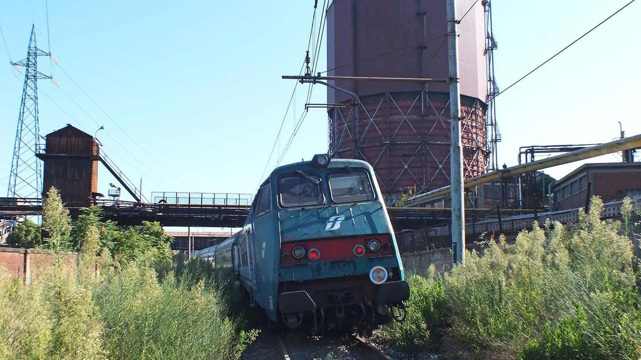 Il treno fermo dopo l'incidente