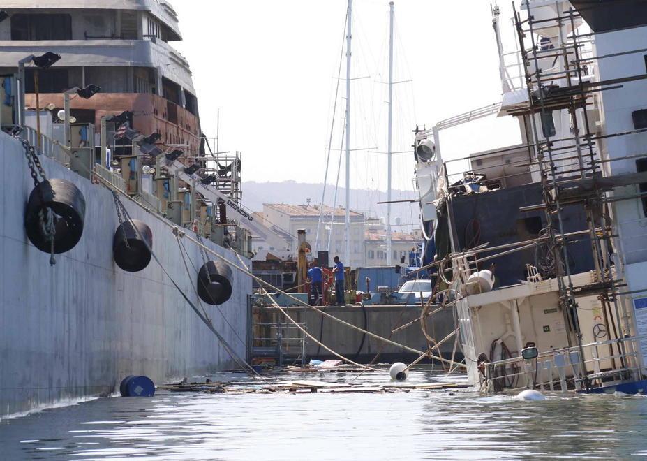 Morte al cantiere, sequestrati nave e bacino 