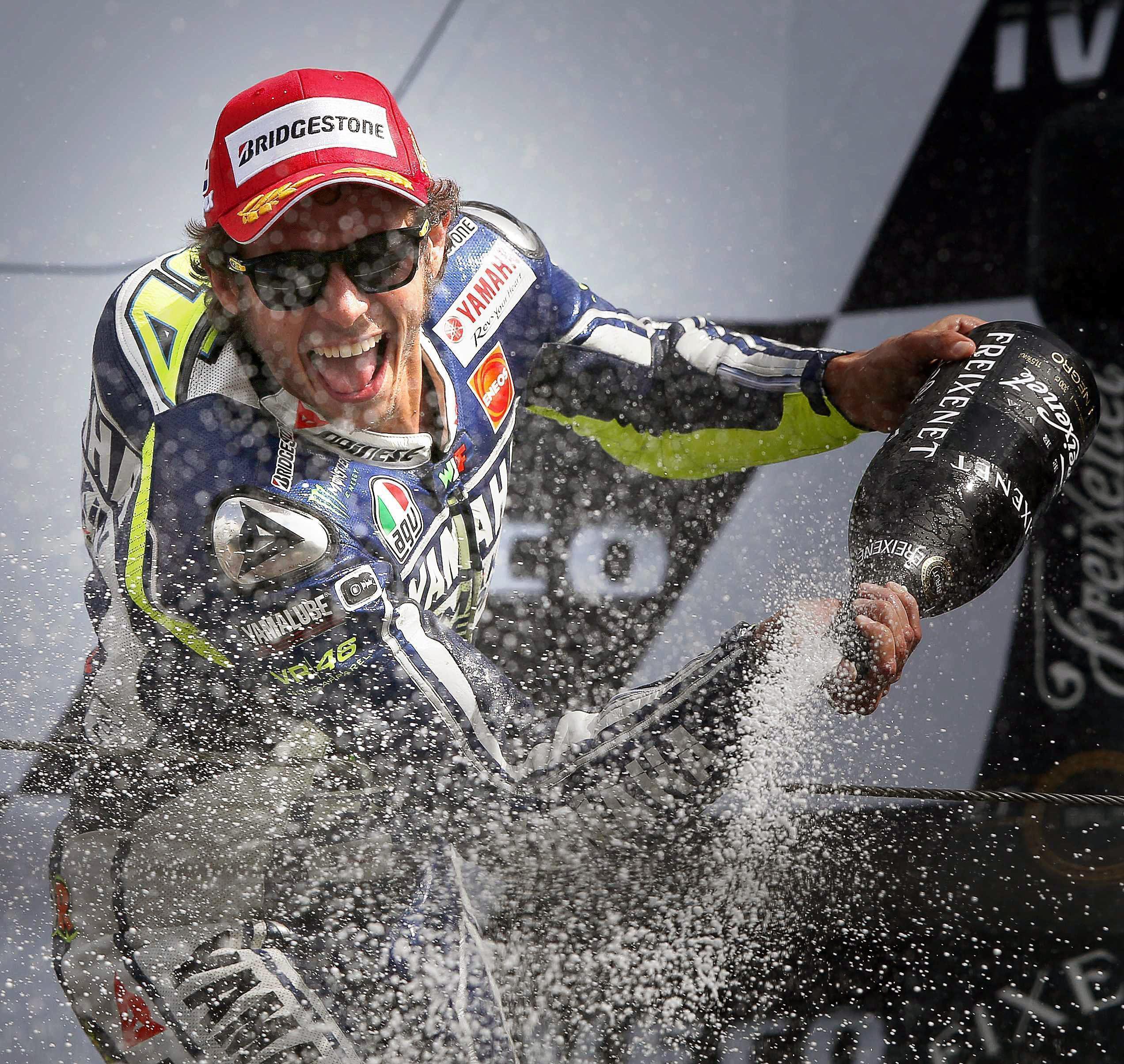 Valentino Rossi in trionfo  a Silverstone