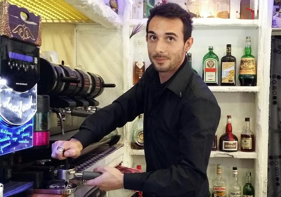 Dal portafogli (con 5mila euro) restituito al bar a fuoco