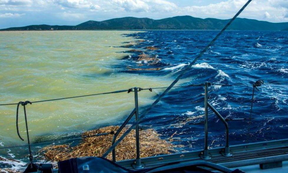 Quel confine tra l’azzurro e l’incubo