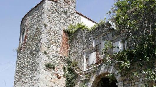 Sos per la Rocca di Sala in stato di abbandono