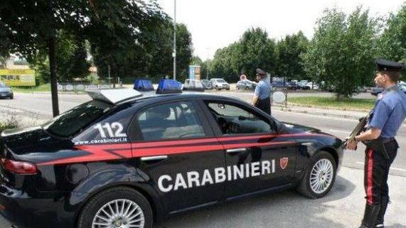 Gli strappano dal collo catenina d’oro: denunciati
