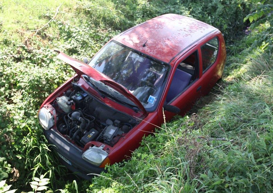 Donna ferita nell’auto uscita di strada