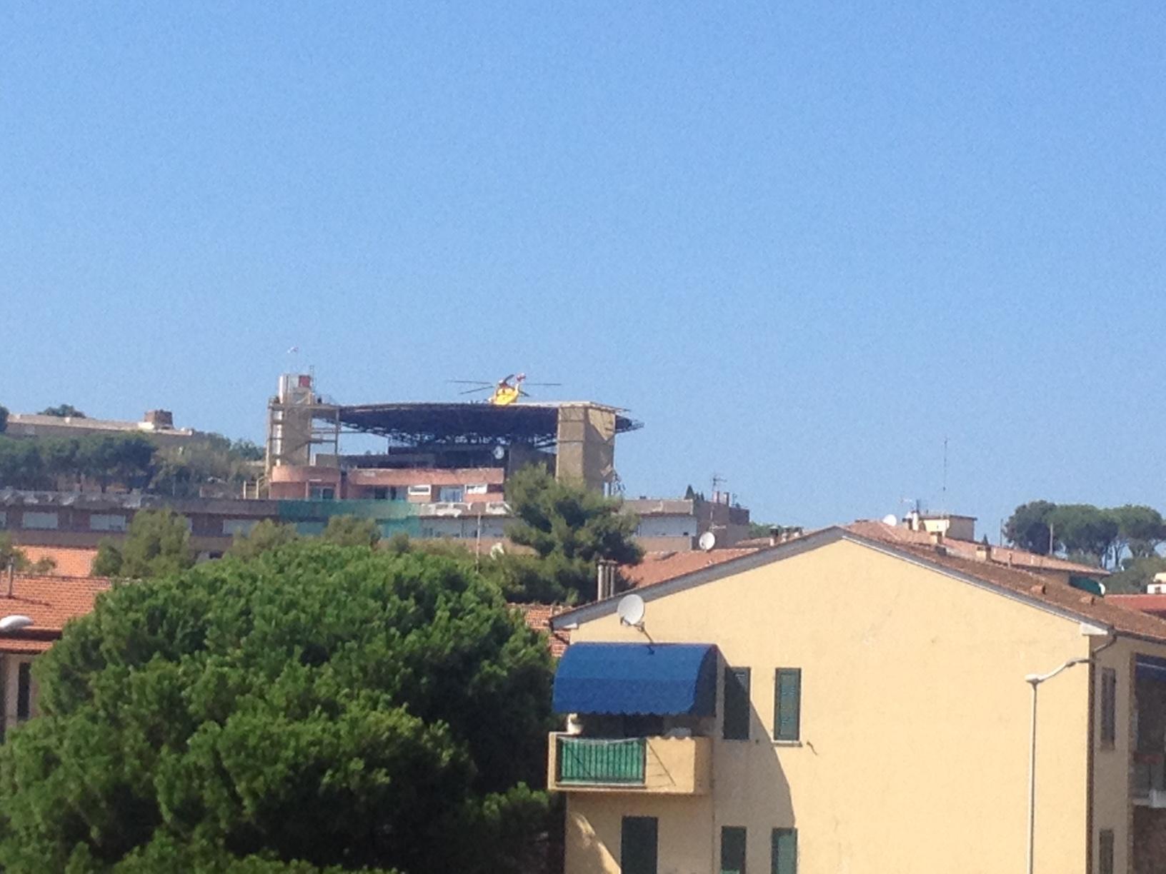 L'elicottero atterrato a Portoferraio per trasferire il bambino
