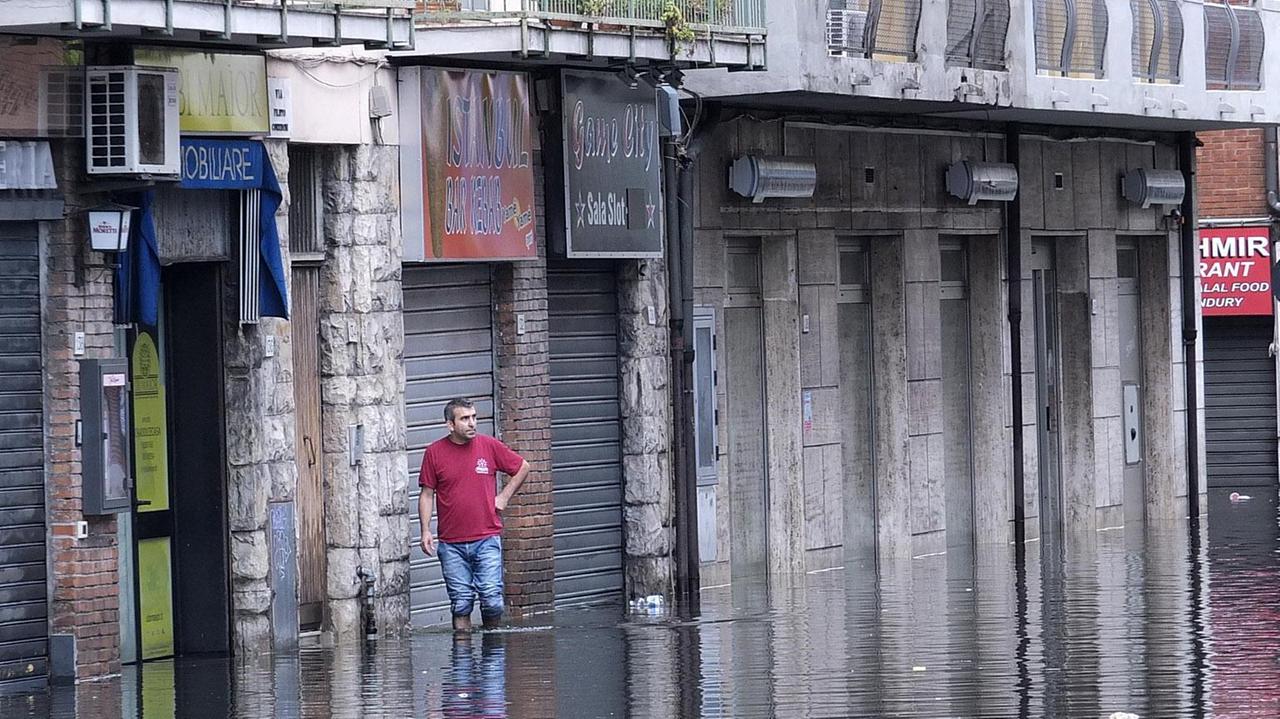 Una delle strade allagate