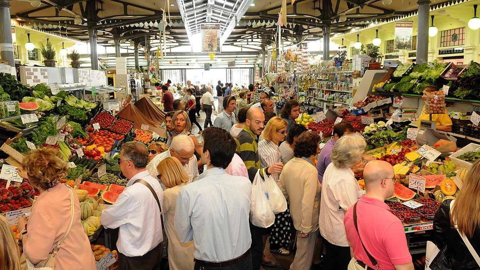 Mercato Albinelli di Modena: è morìa di banchi a causa di tasse e crisi