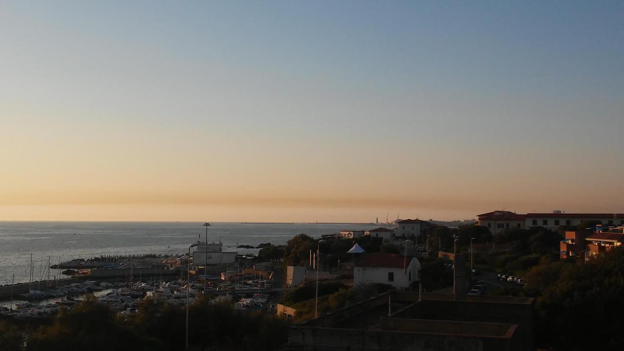 "Nube scura sopra Livorno": la foto-segnalazione di un lettore