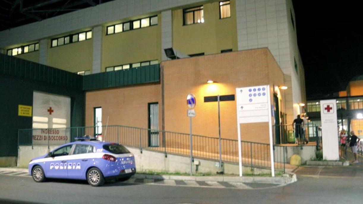 Ancora un parapiglia al pronto soccorso: giovane sanguinante dà in escandescenze