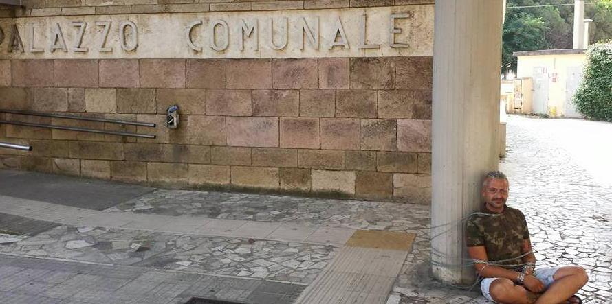Una battaglia infinita tra bavagli e catene 