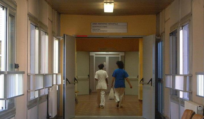 Bimbo morto durante il parto: a giudizio medico e infermieri 